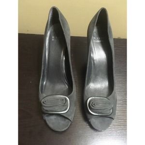 Women's Size 10 M Stuart Weitzman Gray Suede Heel Pumps Shoes